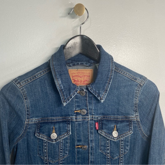 Levi Strauss Denim Jacket Women’s XS Blue Jean Trucker Button Up Long Sleeve - Picture 2 of 16